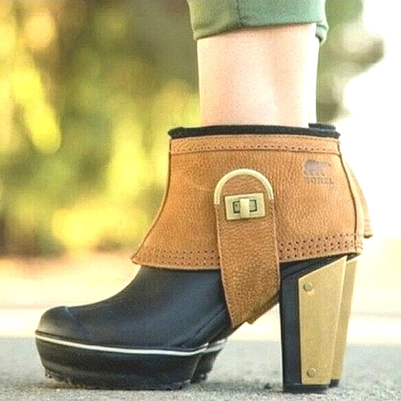 SOREL Medina II Heeled Platform Ankle Boots - Picture 1 of 13